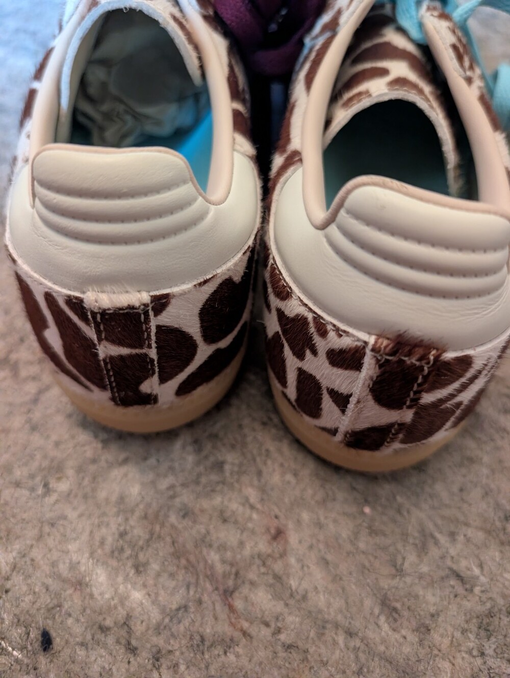 adidas Samba OG Giraffe Print Sneakers - Brown, White & Light Blue Size 8.5 - Picture 5 of 6